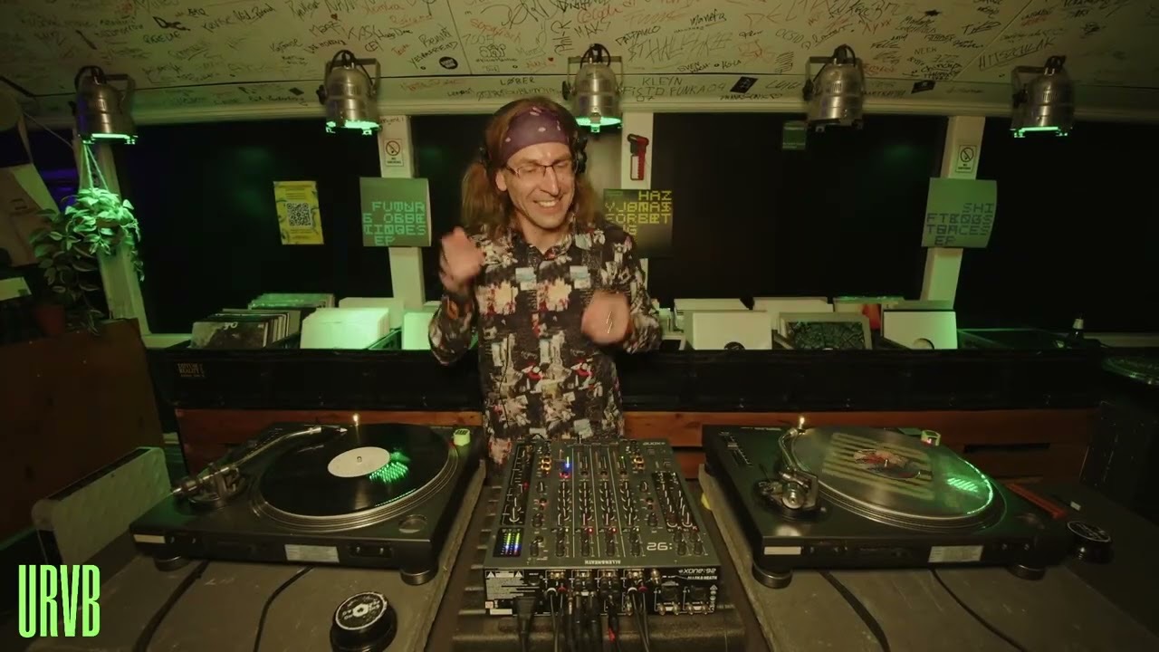 KayGoose live im Uptownrecords Vinylbus, 17. Oktober